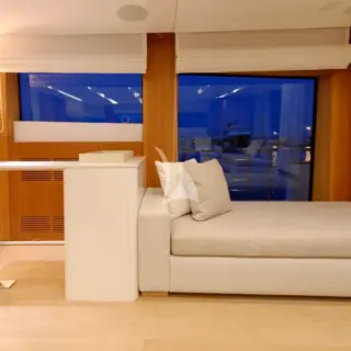 Salon Bar