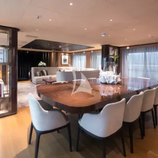 VERTIGE - Saloon - dining table
