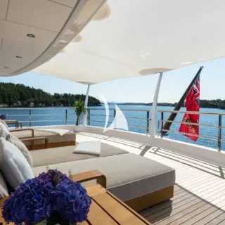 Owner's deck aft / Master suite