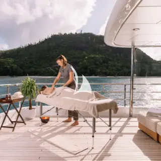 Upper deck / massage