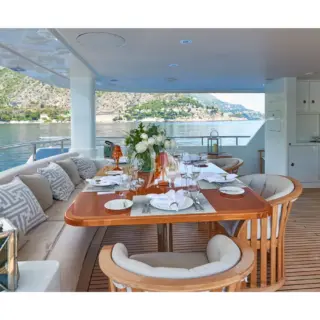 Dining table main deck 6 guests