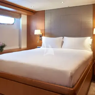 Double cabin