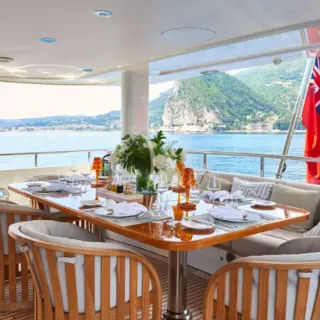 Dining table main deck 6 guests