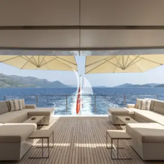 Bridge deck aft