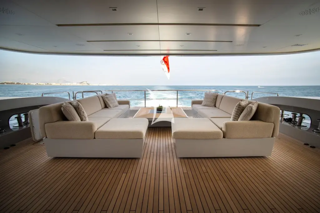 LAMMOUCHE - Main deck aft