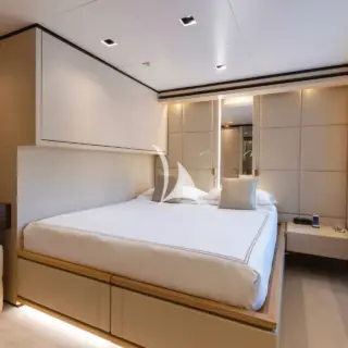 Lower deck convertible twin/double cabin
