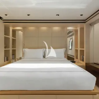 Lower deck double cabin