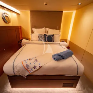 Double Cabin