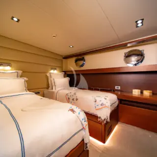 Twin cabin