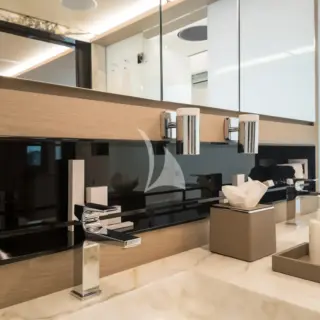 Master ensuite bathroom
