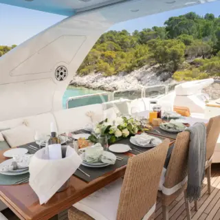 Motor Yacht Koukles - Expansive Sundeck