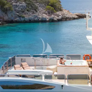 Motor Yacht Koukles - Expansive Sundeck