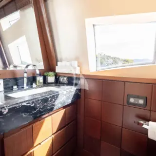 Motor Yacht Koukles - Day Head