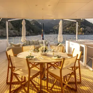 AL FRESCO DINING