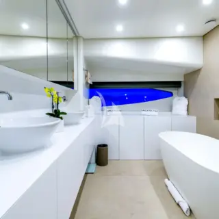 MASTER ENSUITE