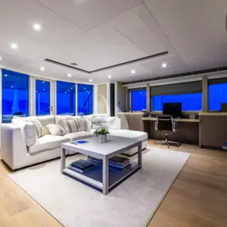 UPPER DECK SALON