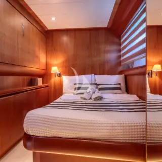 Semi-double cabin & pullman berth
