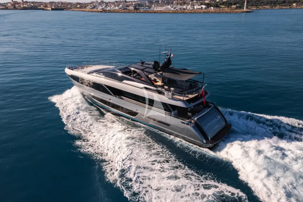 HP6 - Running shot - 2024