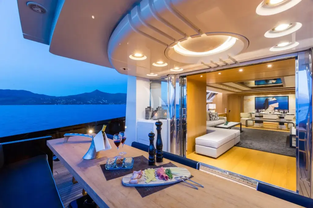 AQUARELLA - Aft deck night view