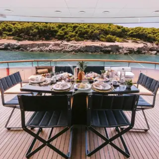 OVAL - Aft Deck