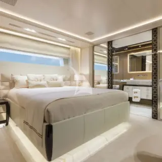Guest double cabin