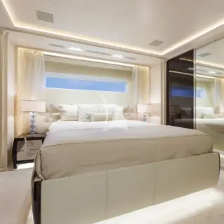 Guest double cabin