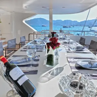 Main deck table setting