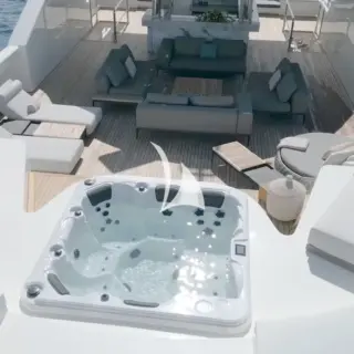Sun Deck jacuzzi and sunbeds