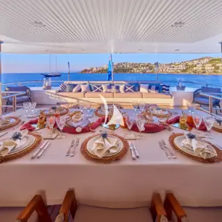 Bridge Deck 'al fresco' dining
