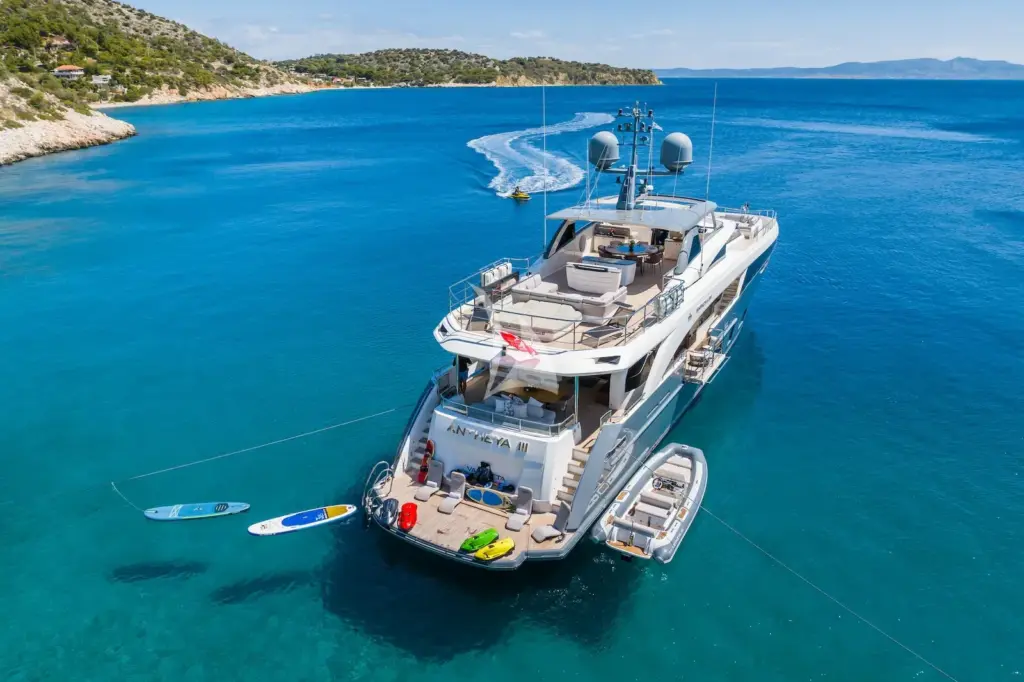 ANTHEYA III - At anchor with tender and toys