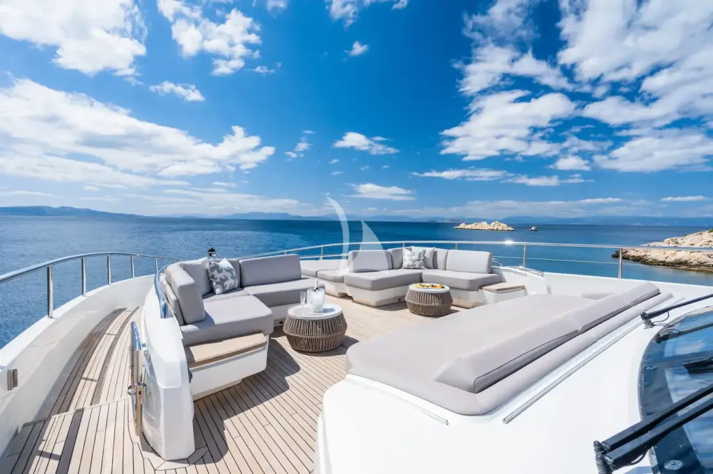 ANTHEYA III - View from foredeck seating