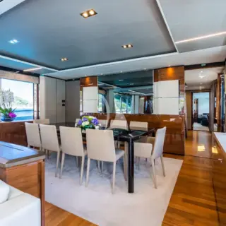 Main saloon formal dining