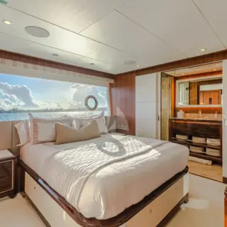 King Guest Cabin