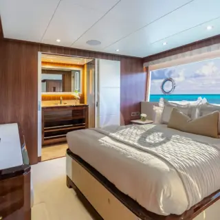 King Guest Cabin