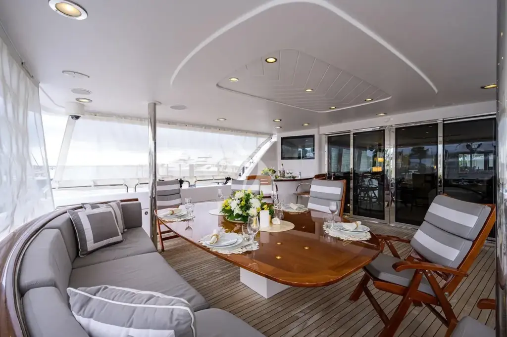 UNWINED - Main deck aft