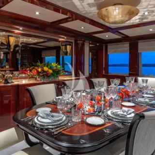 FORMAL DINING