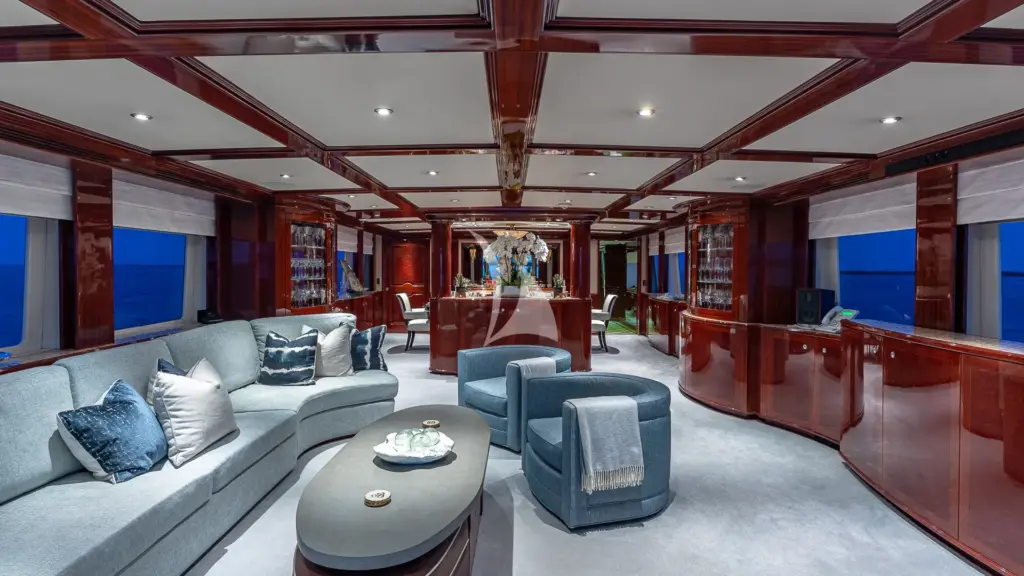 KASHMIR - MAIN SALON