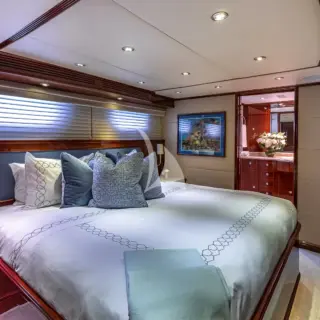 GUEST KING STATEROOM