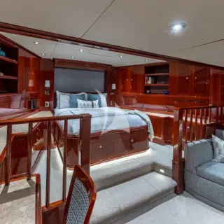 VIP STATEROOM WITH SEATING