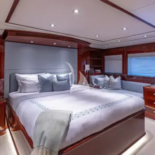 MASTER STATEROOM WITH SEATING
