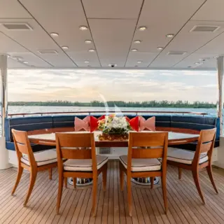 Main deck aft