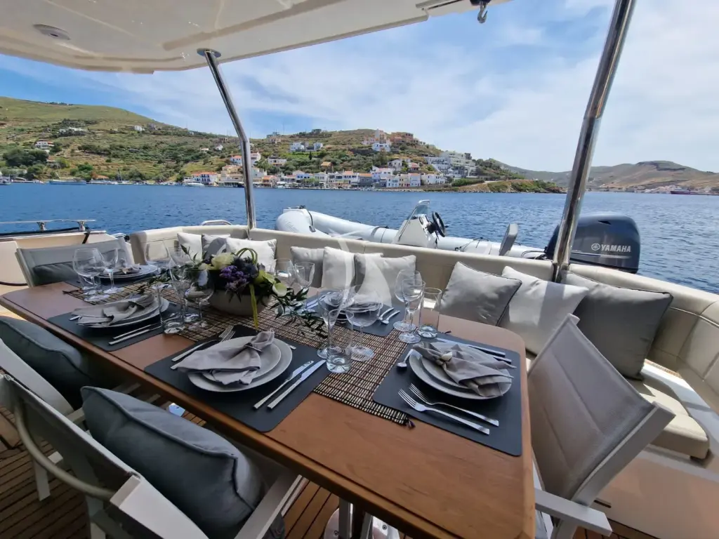 TiAmo - Main deck aft 