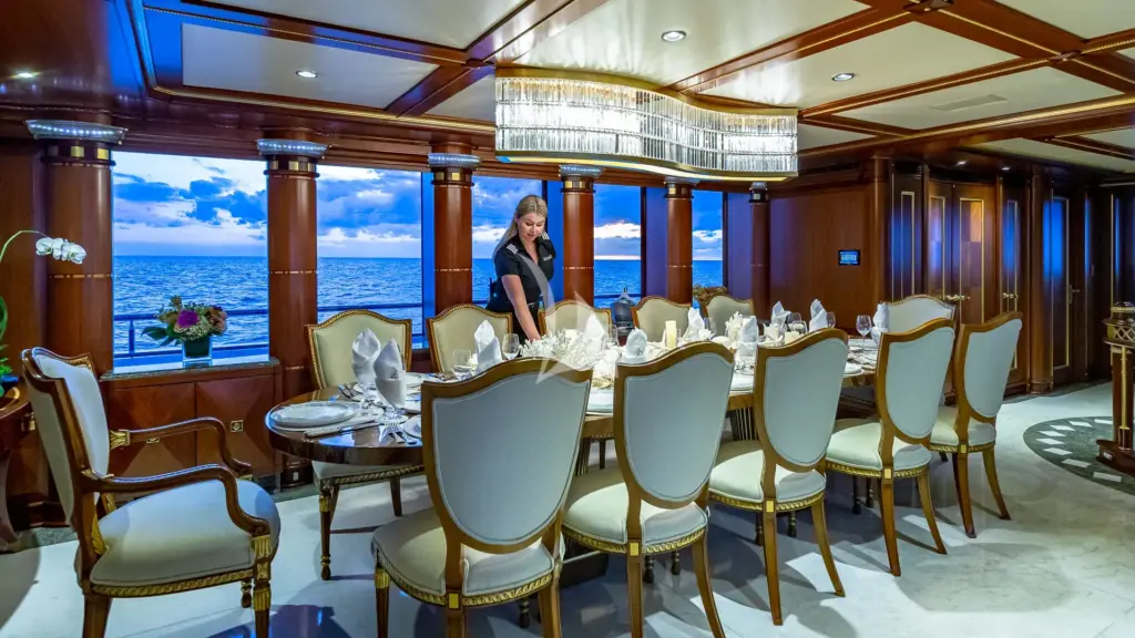 STARSHIP 185' - FORMAL DINING