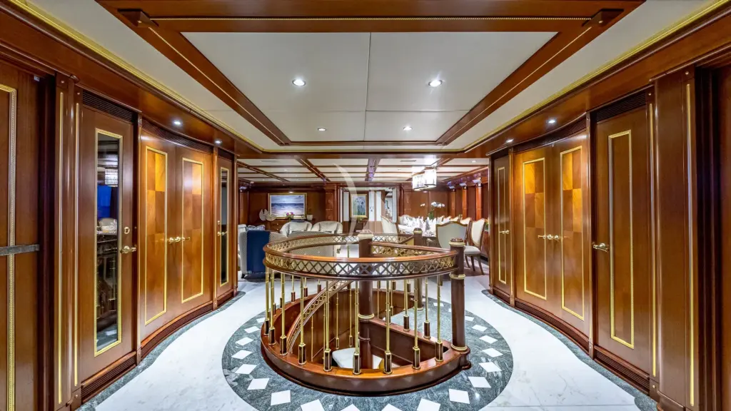 STARSHIP 185' - MAIN SALON  LOOKING FORWARD