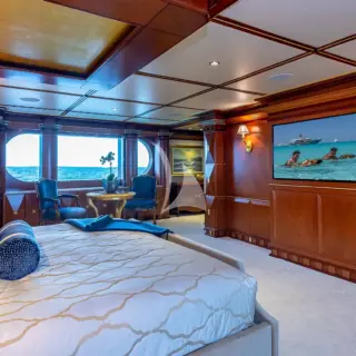 ON DECK MASTER STATEROOM