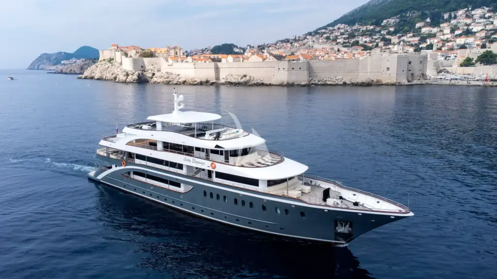 LADY ELEGANZA - Image 2