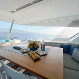 ALLURE 59 - Cockpit table