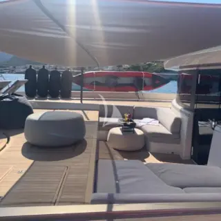 Fore deck with sun shade
