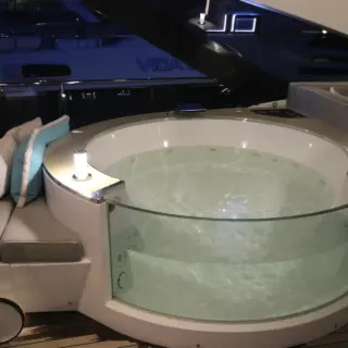 Jacuzzi - Top Deck