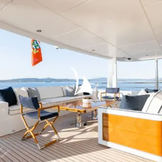 Main deck aft